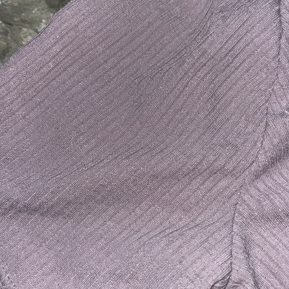 H&M Divided Lavender Crop Top w/ Knotted Front - Picture 5 of 6